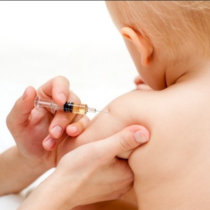 Efek Samping Yang Biasa Timbul Saat Imunisasi Anak